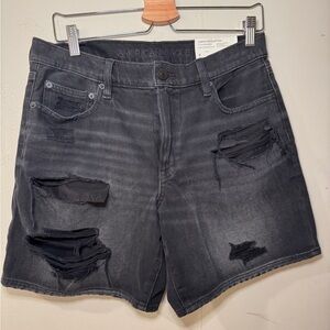 American Eagle Women’s 90’s Boyfriend Bermuda Black Distressed Denim Shorts NWT